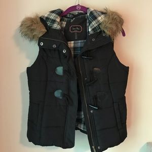 PUFFY VEST W/ FUR HOOD